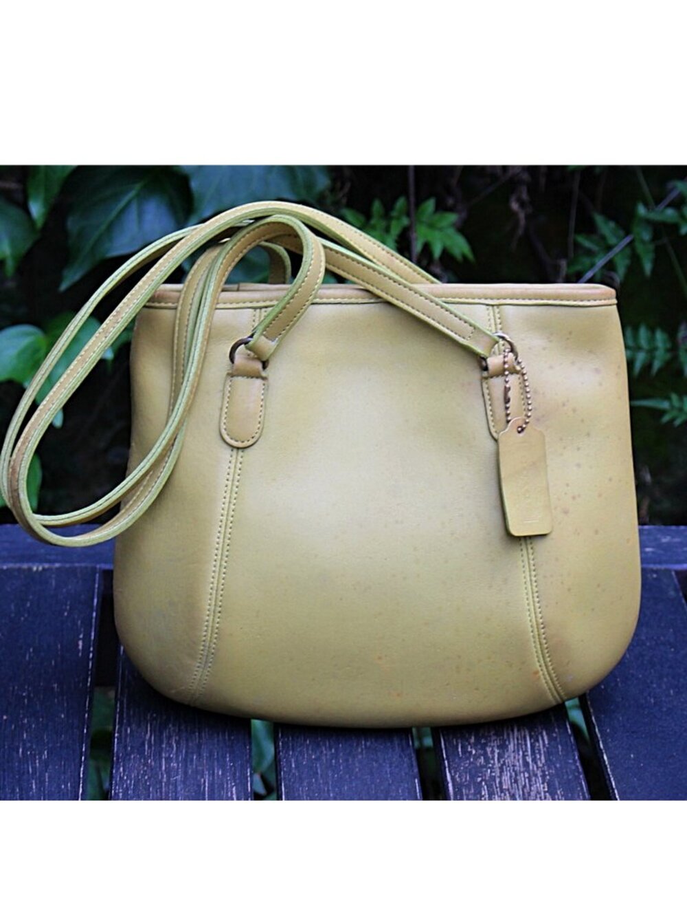 Coach Vintage - Medium Framed Pouch 9998 in Lime - USA 90s - Flaw (mold measles)